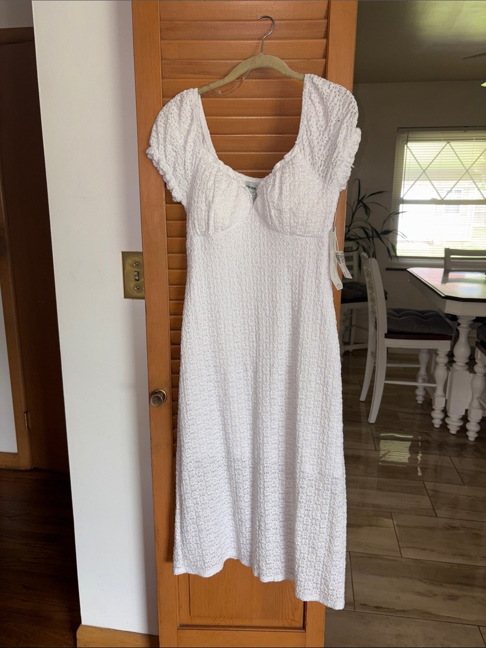 Almost Famous White Textured Puff-Sleeve Midi Dress